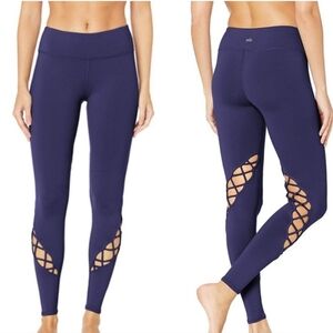 🦋 ALO  ENTWINED YOGA  LEGGINGS